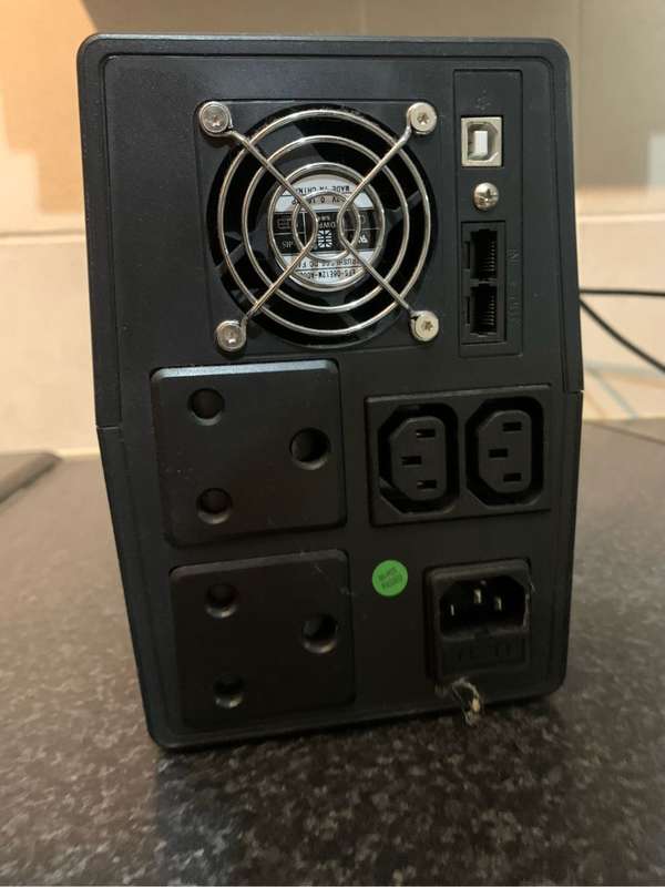 RCT 1200W / 2000VA UPS