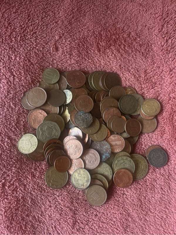 Over 500g of Foreign Coins  A Global Collection for Enthusiasts