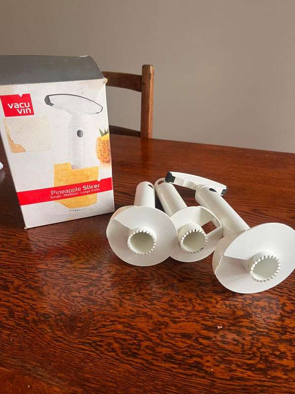 Vacuvin Pineapple Slicer & Corer with Multiple Attachments  Small to Large Sizes
