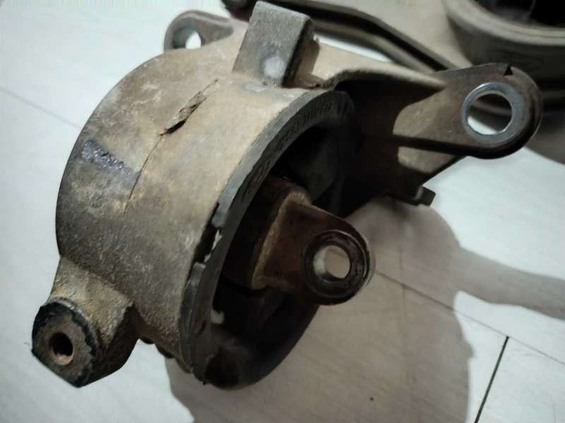 Ford fiesta mk4 mountings  ( rocam)