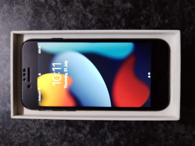 IPhone 7 ( read descriptions)