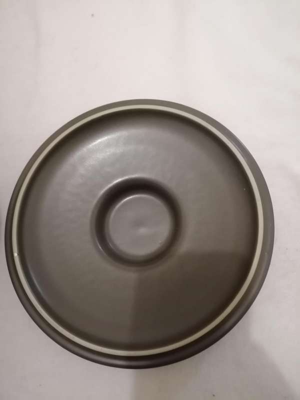 Porcelain pot
