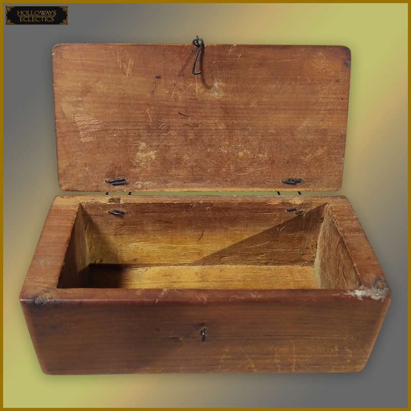 Vintage Post War Bermuda Wooden Trinket Box