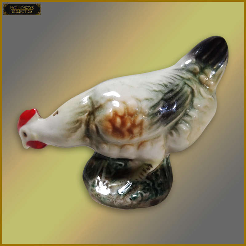 Vintage Porcelain Hen And Rooster Salt And Pepper Set