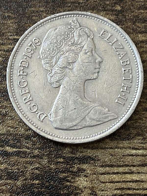 RARE 10 NEW PENCE QUEEN ELIZABETH II 1979