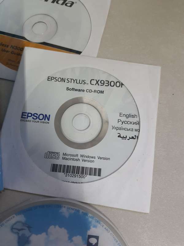 JOB LOT OF COMPUTER SOFTWARE CD'S