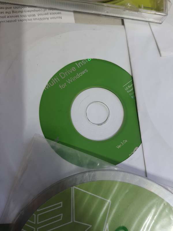 JOB LOT OF COMPUTER SOFTWARE CDS