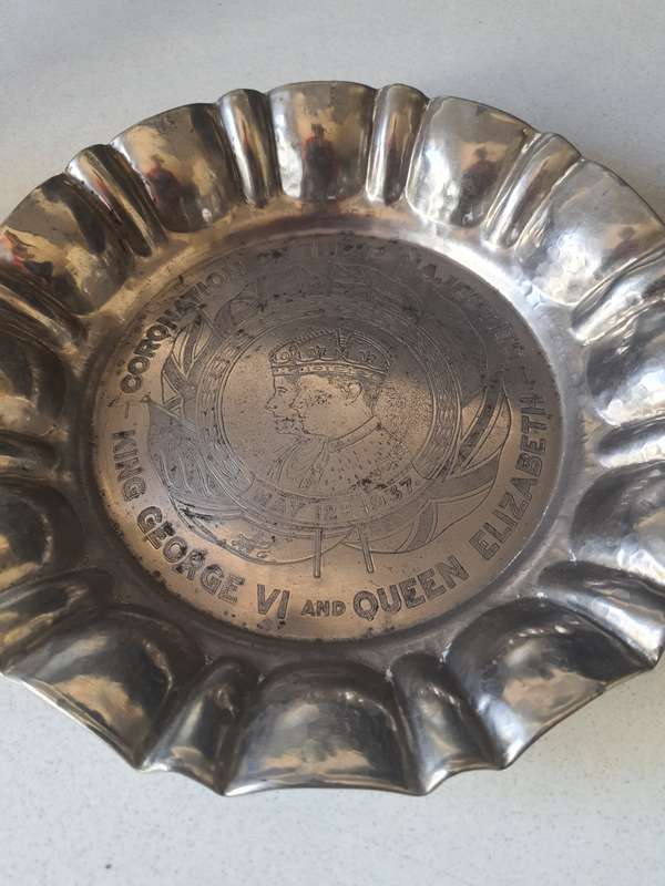 MADE IN ENGLAND ROYAL CORRENATION ENGLISH PLATE