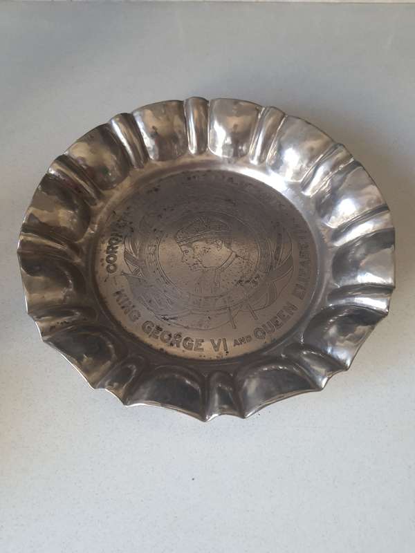 MADE IN ENGLAND ROYAL CORRENATION ENGLISH PLATE