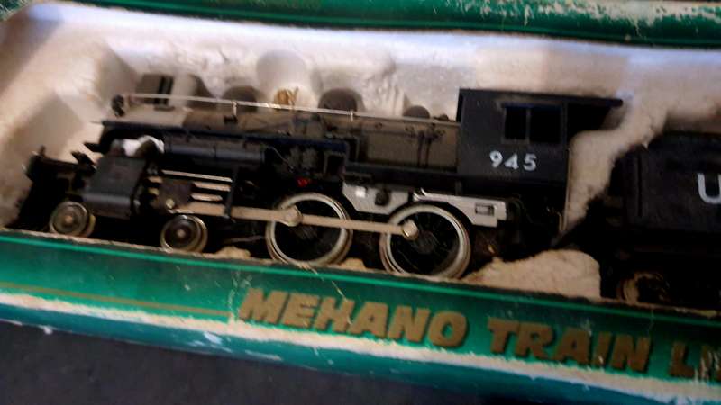 VINTAGE RAILWAY LOCOMOTIVE IN BOX - LOOKS VERRY OLD IN NEAT CONDITION