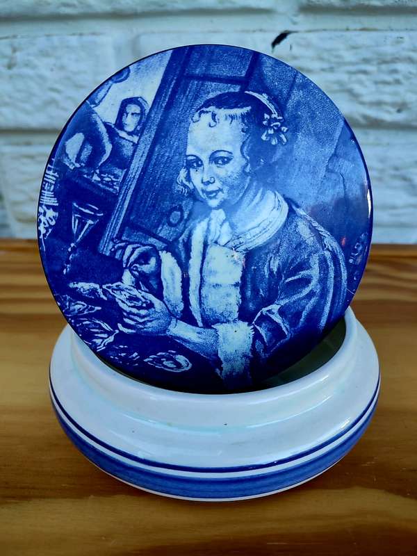 VERY RARE DELFT HAND PAINTED IN HOLLAND, VINTAGE DUTCH PORCELAIN JEWELRY BOWL