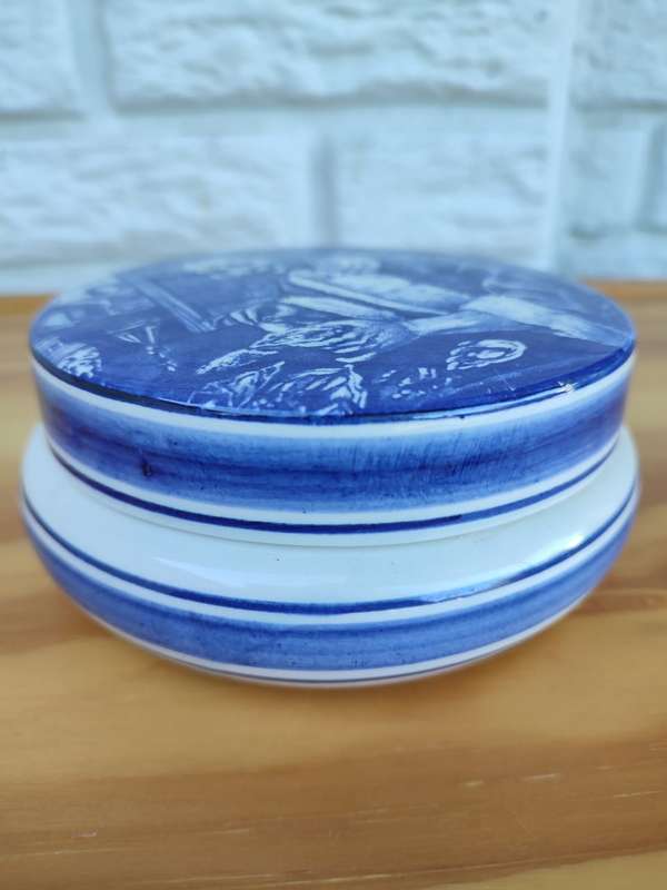 VERY RARE DELFT HAND PAINTED IN HOLLAND, VINTAGE DUTCH PORCELAIN JEWELRY BOWL