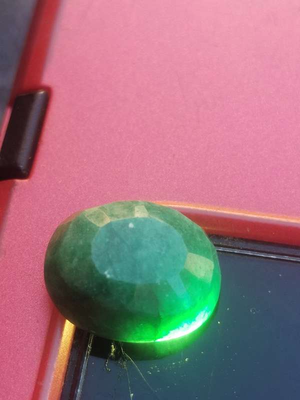 #8 CUT GREEN EMMERALD UP FOR GRABS - STUNNING CLARITY !