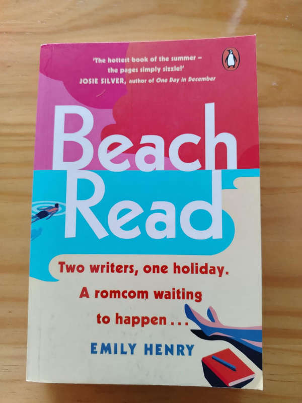 Beach Read - Emily Henry - Paperback