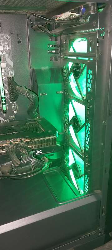 AMD Ryzen 7 5800X / RX6700XT PC