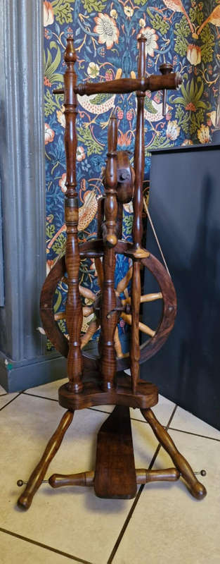 Vintage handmade spinning wheel