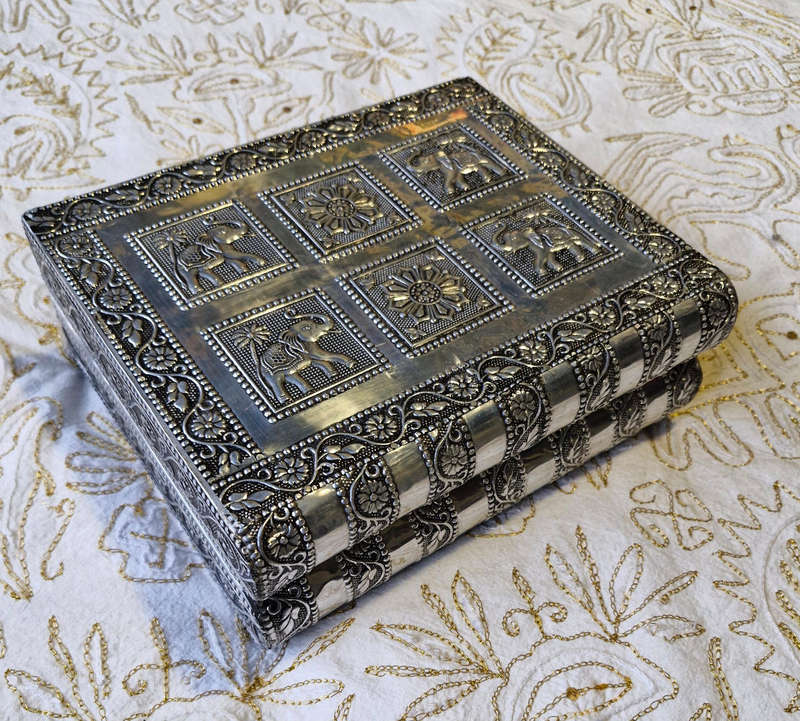 Silver metal jewelry box