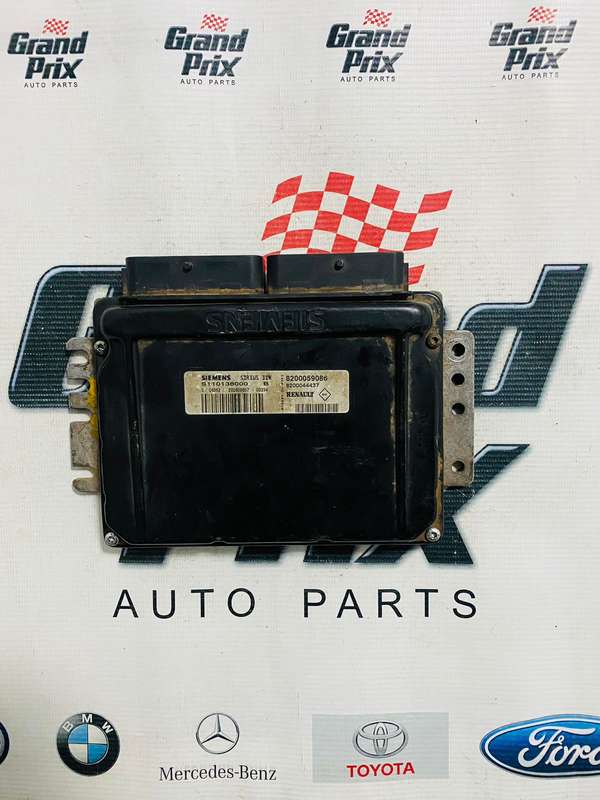 RENAULT MEGANE 1.6 SIRIUS 32N SIEMENS S110138000 B 8200059086 ECU COMPUTER BOX