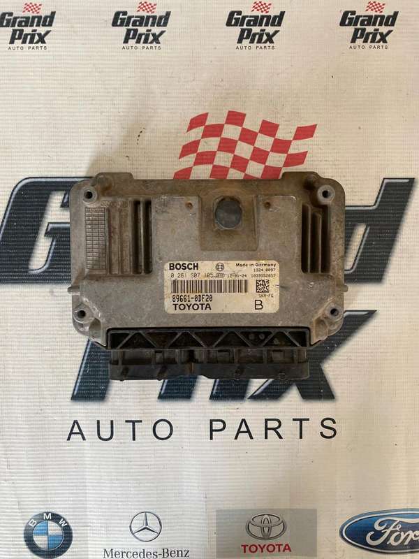 TOYOTA YARIS ECU COMPUTER BOX 0261S07105 89661-0DF20 B