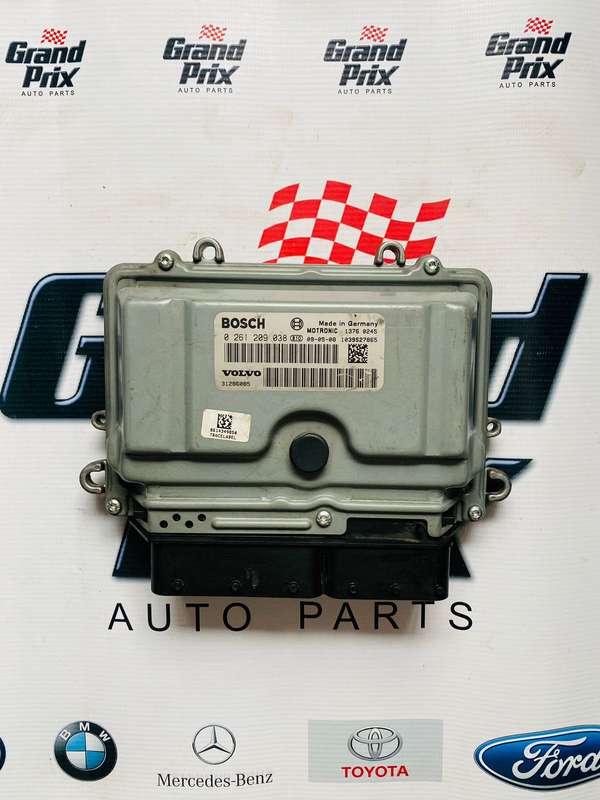 VOLVO C30  2.5L PETROL TURBO ENGINE ECU COMPUTER BOX 0261209038 31286085
