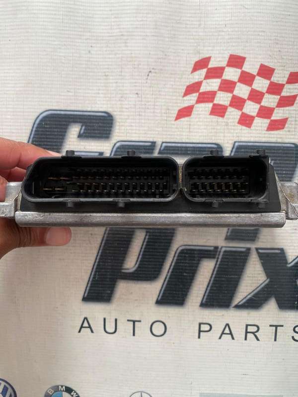 VW POLO VIVO ECU COMPUTER BOX 03C906014FL BENZIN 7GV CLPB