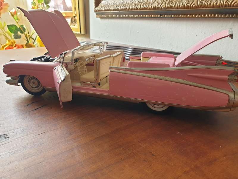 1:18 Cadillac Eldorado