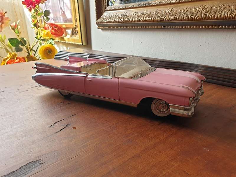 1:18 Cadillac Eldorado
