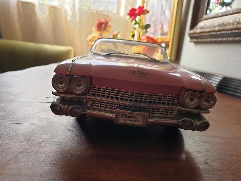 1:18 Cadillac Eldorado