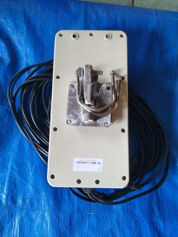 Poynting XPOL-6 (A-XPOL-0006-10M) Antenna