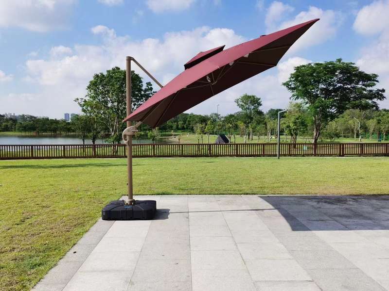 Roma Italia Luxury Cantilever Patio Umbrella with LED Lights