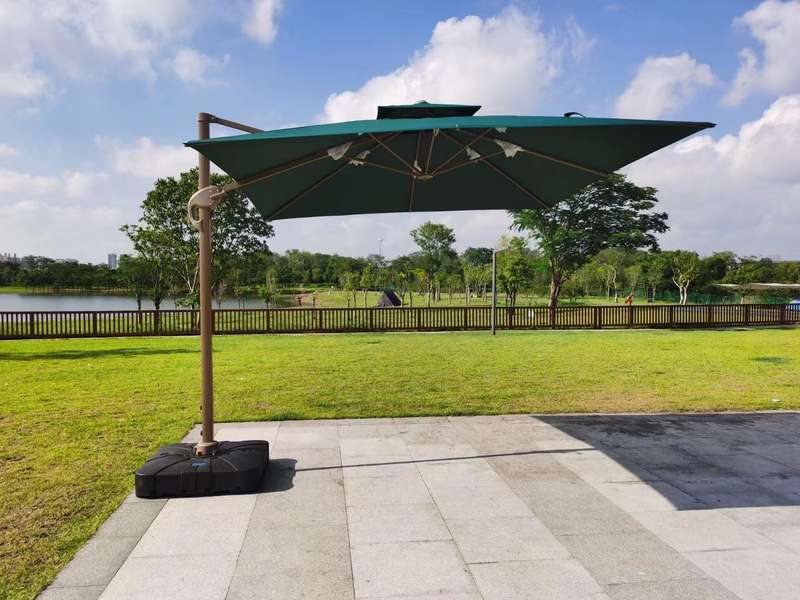 Roma Italia Luxury Cantilever Patio Umbrella with LED Lights