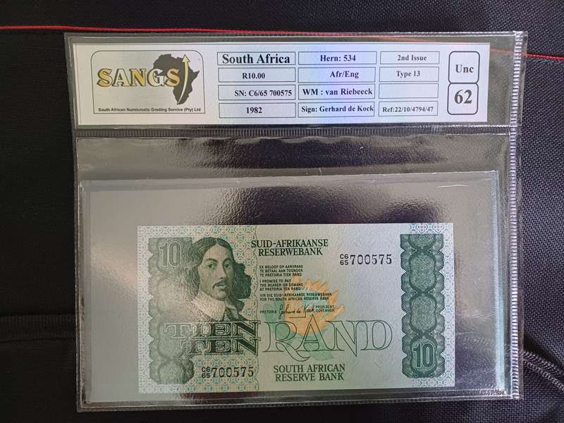2 Sets of R10 notes in sequence