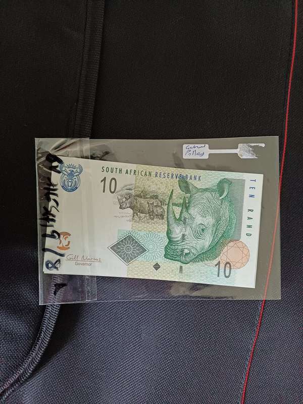 2 Sets of R10 notes in sequence