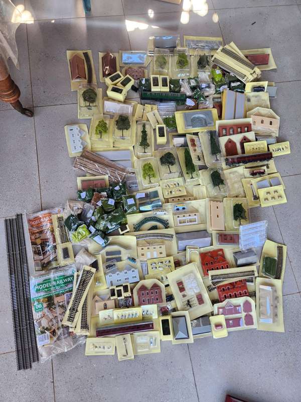 Complete set of "Your Model Railway Village" Issues 1 -120