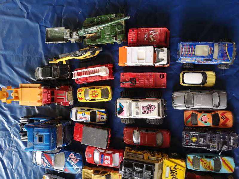 Die Cast Cars x 53
