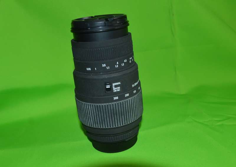 70-300mm Macro Lens Nikon mount: Sigma F4-5.6 DG MACRO