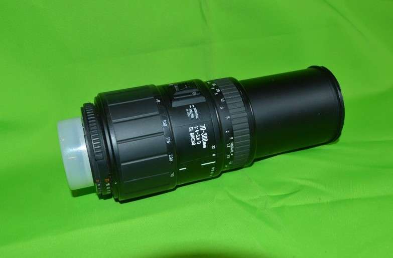 70-300mm Macro Lens Nikon mount: Sigma F4-5.6 D DL MACRO