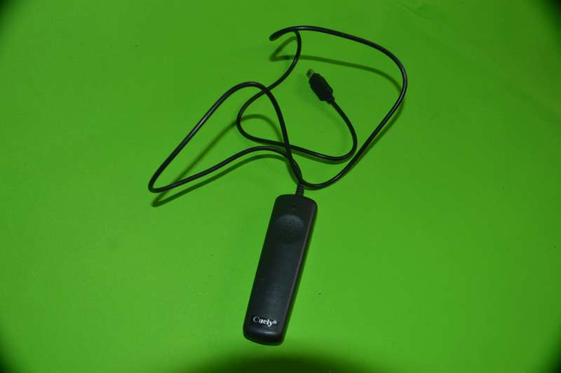 REDUCED TO GO! Wired remote shutter release for Nikon D3200 and other cameras: Cuely