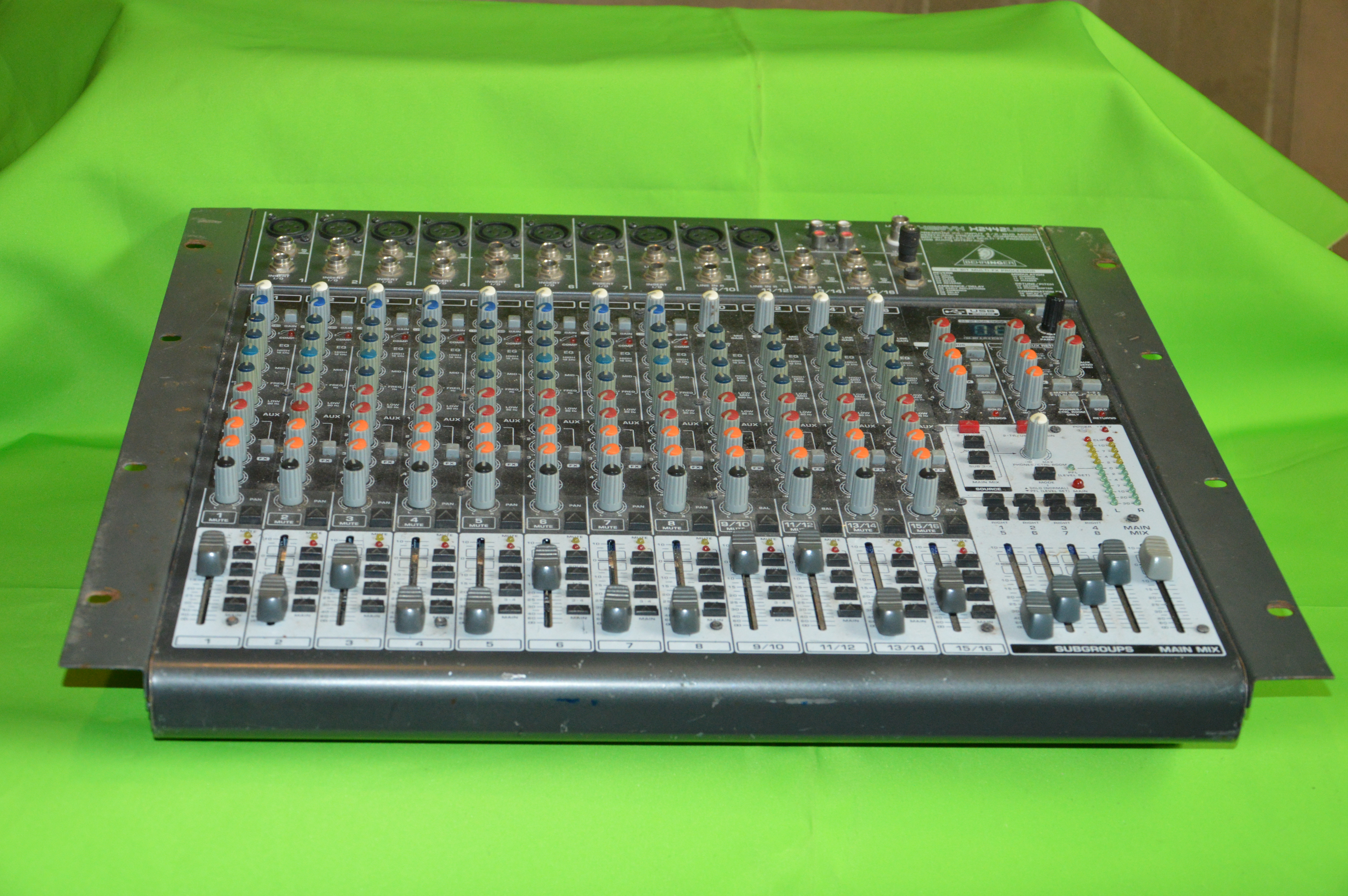 Mixer - Behringer Xenyx X2442USB