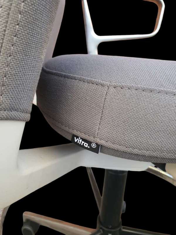 ORIGINAL VITRA OPERATORS CHAIR