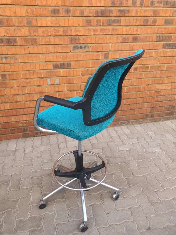 Dauphin Teller Chair