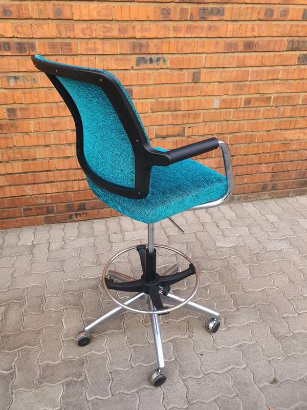Dauphin Teller Chair
