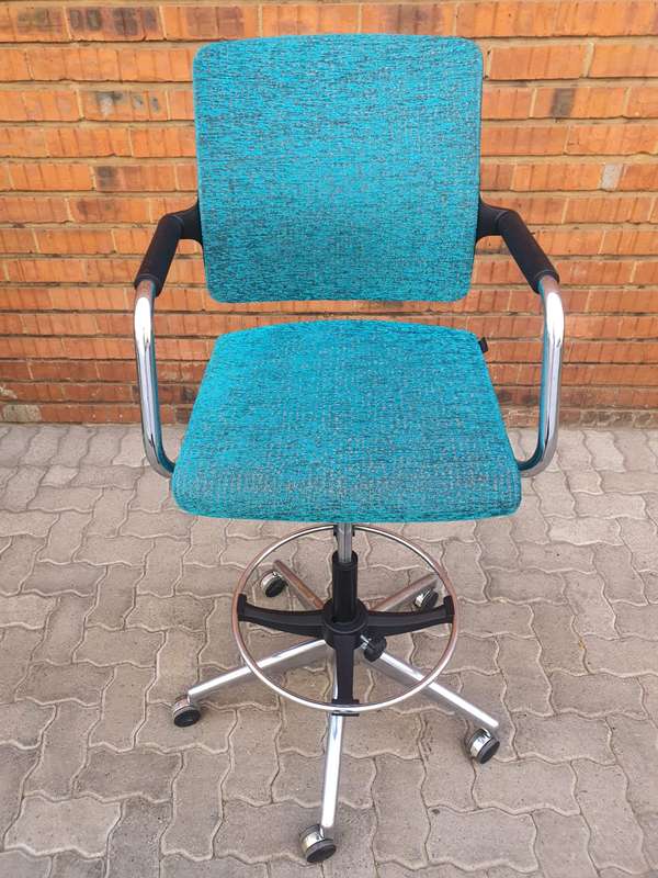 Dauphin Teller Chair