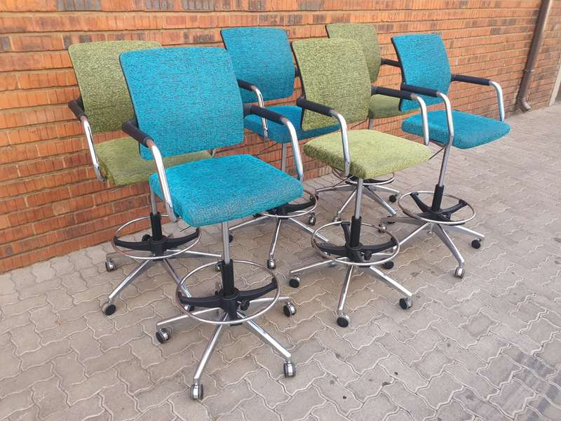 Dauphin Teller Chair