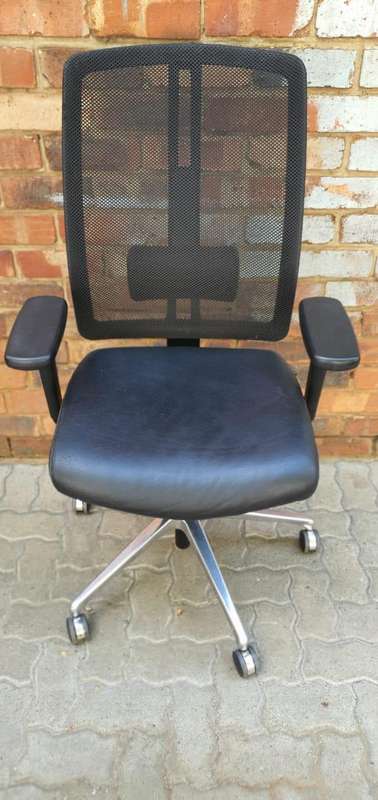 Dauphin Ergonomic Office Chair - Black Leather Seat