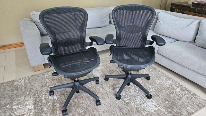 Herman Miller Aerons - Size B - Ergonmic office chair