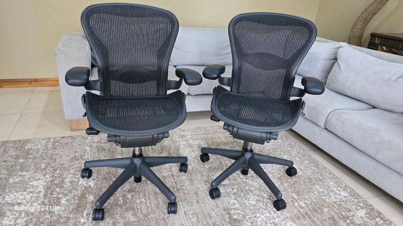 Herman Miller Aerons - Size B - Ergonmic office chair