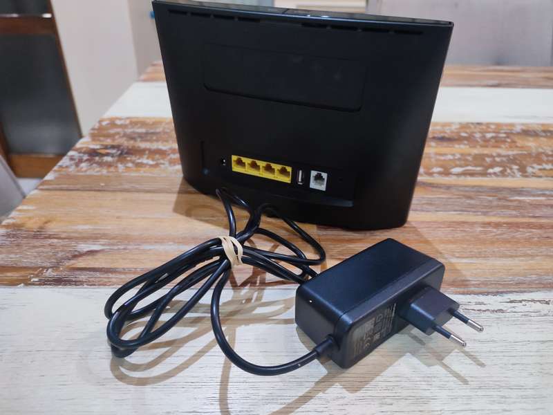 Huawei B525 LTE (any network)