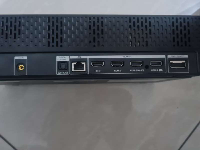 Samsung SOC1007T One Connect box