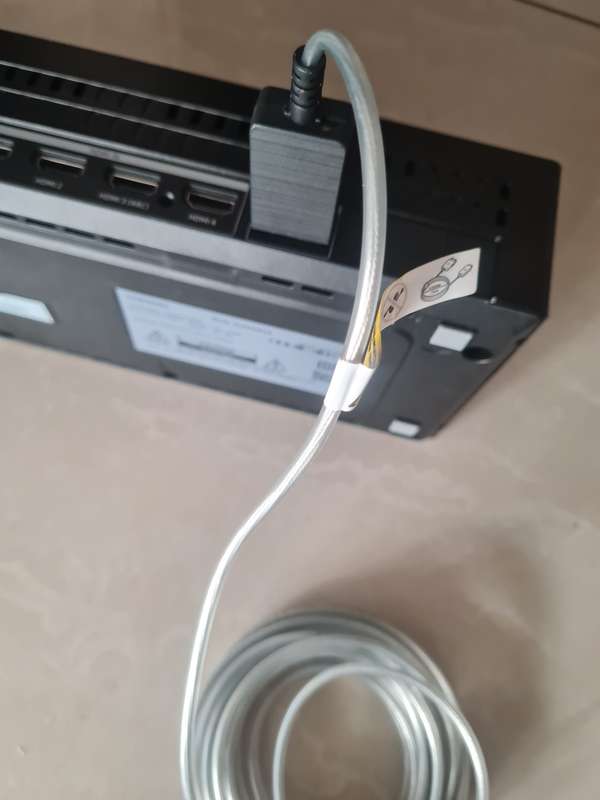 SAMSUNG SOC1005RA ONE CONNECT BOX AND CABLE